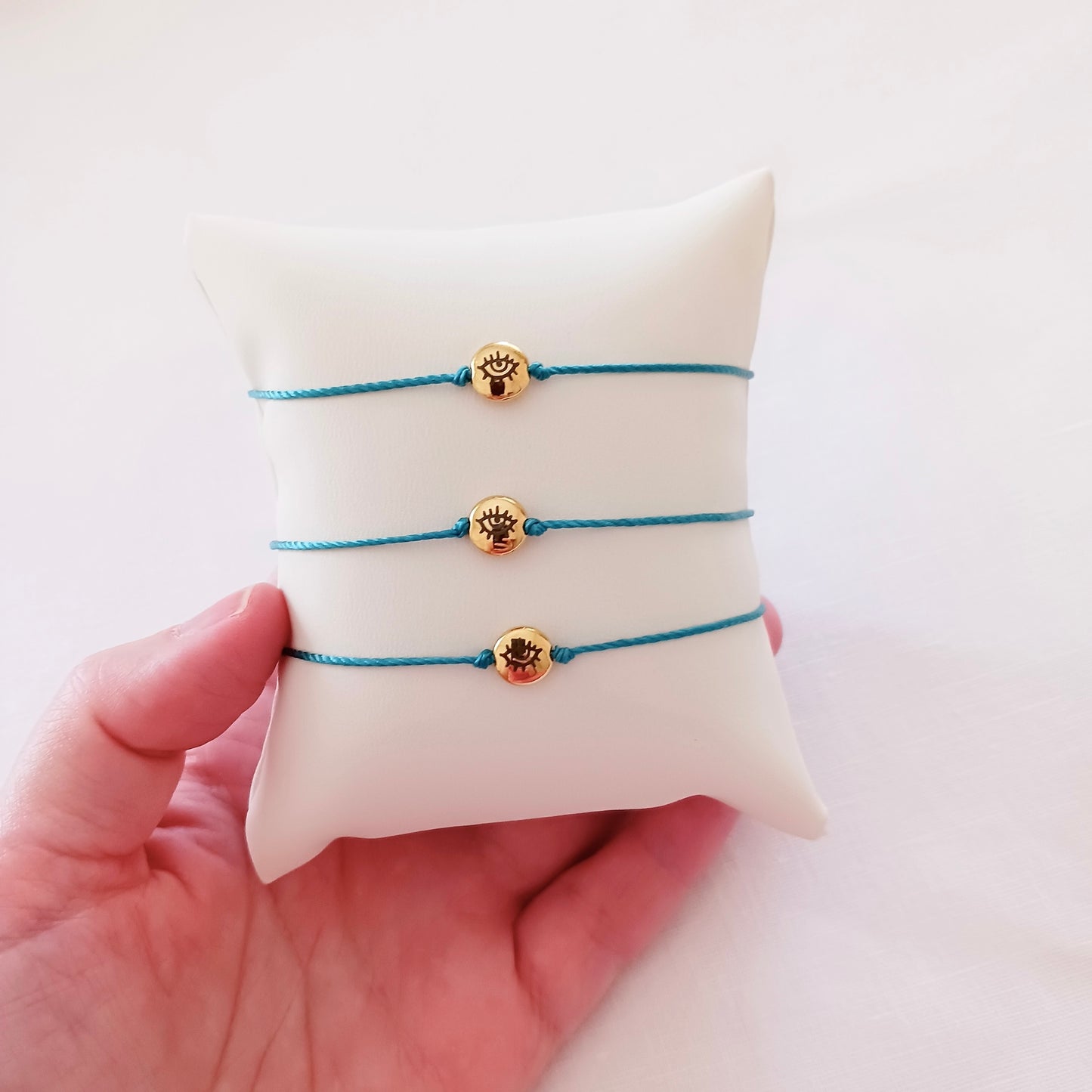 Eye bracelet