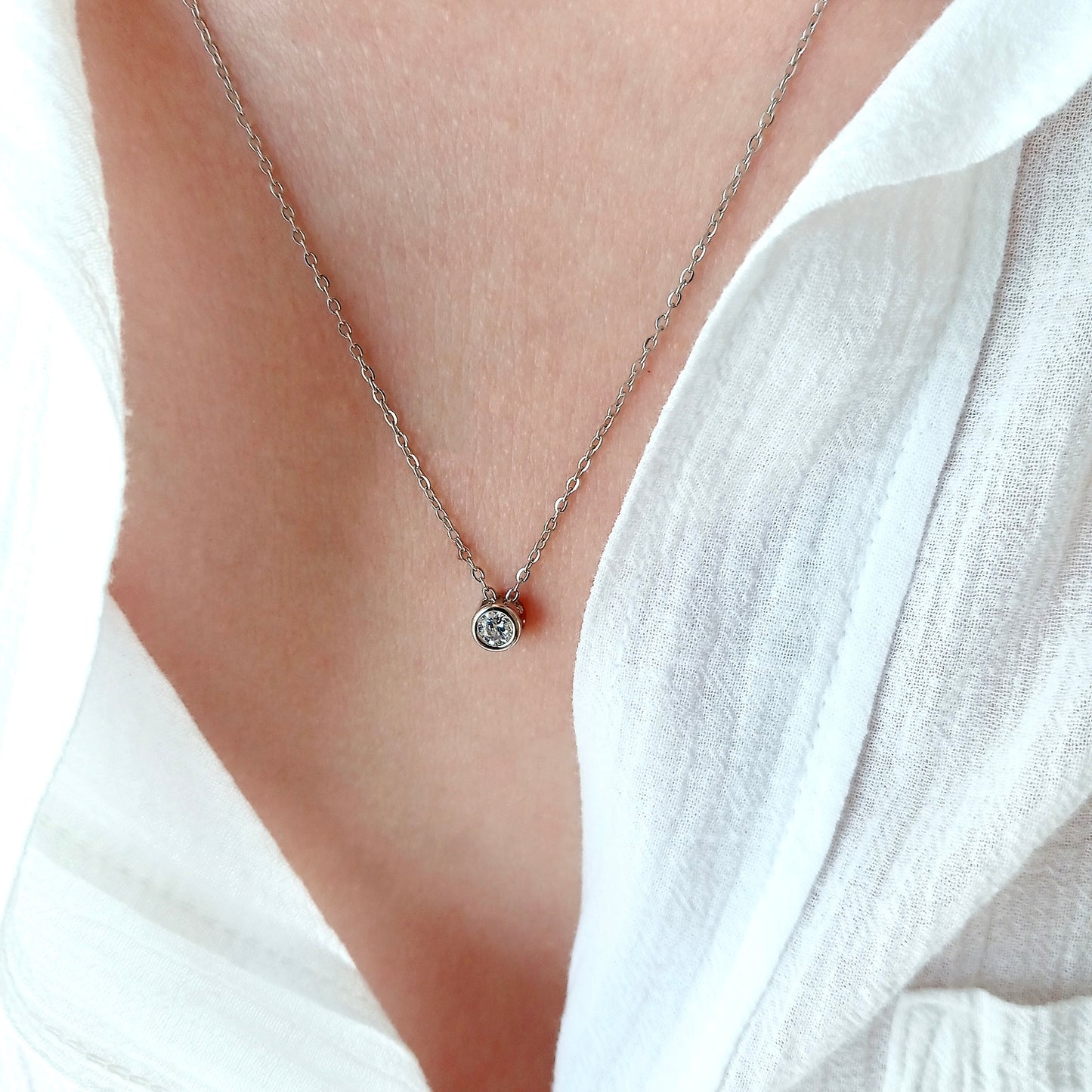 Silver zirconia necklace