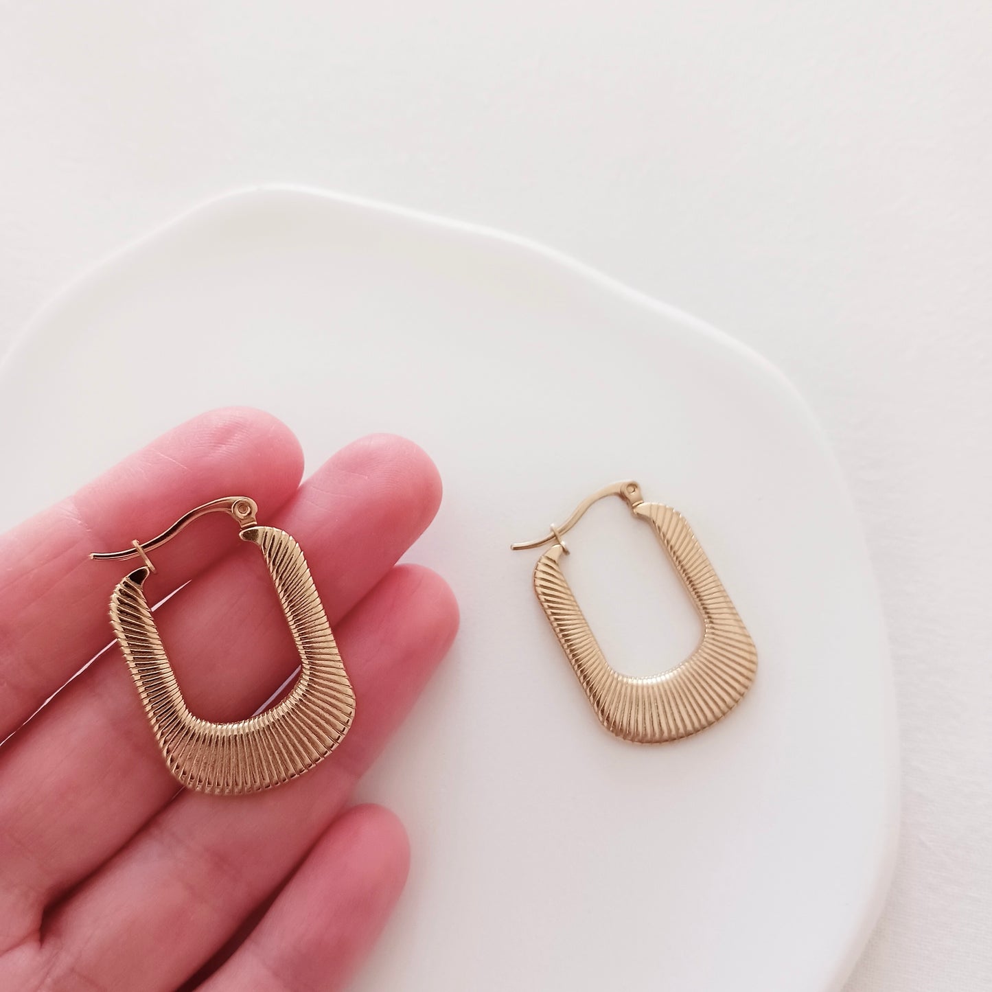 Timeless steel earrings