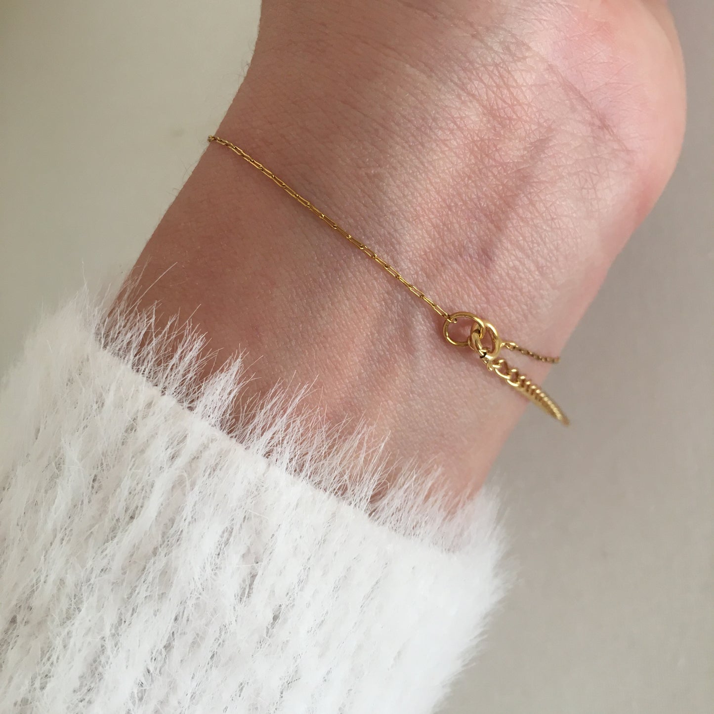 Tiny pearl bracelet