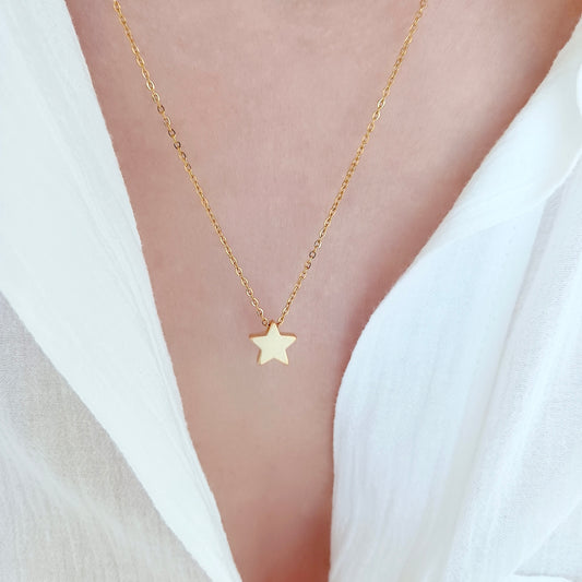 Gold star necklace