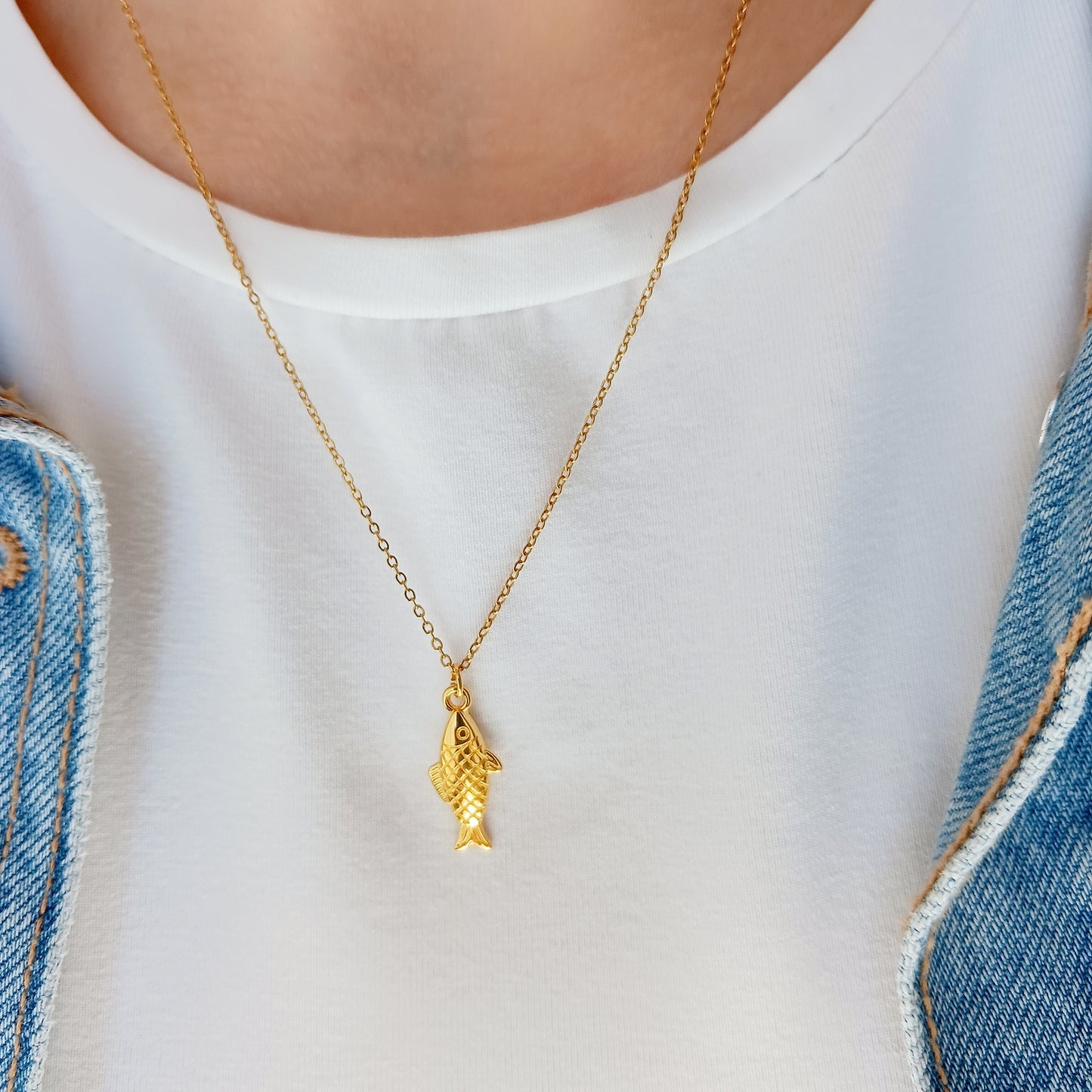 Simple fish necklace