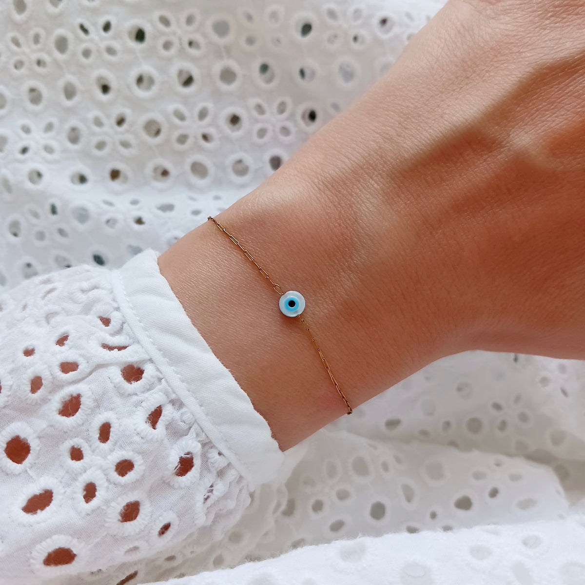 Delicate mother of pearl evil eye bracelet