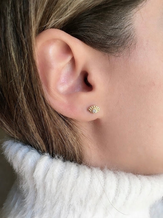Mini boucles d'oreilles puce œil porte-bonheur