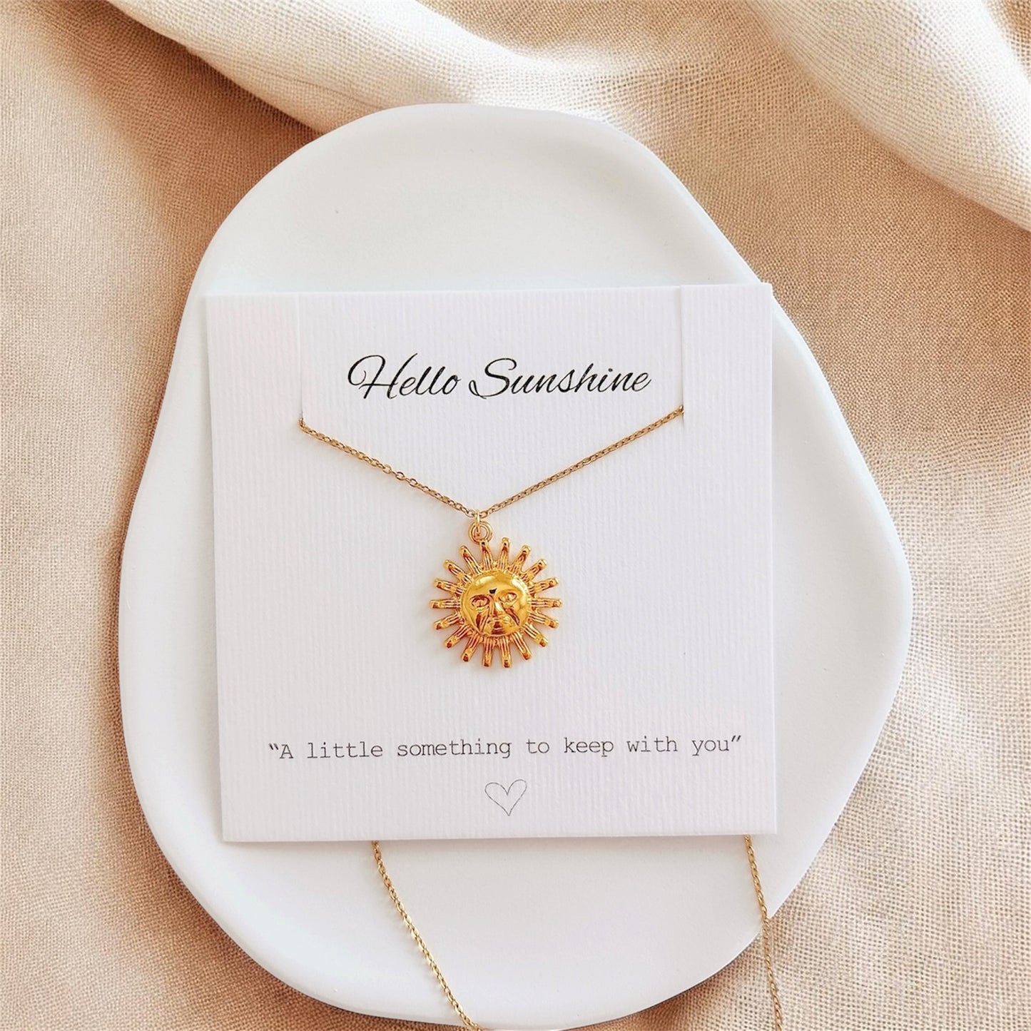 Minimal sun necklace